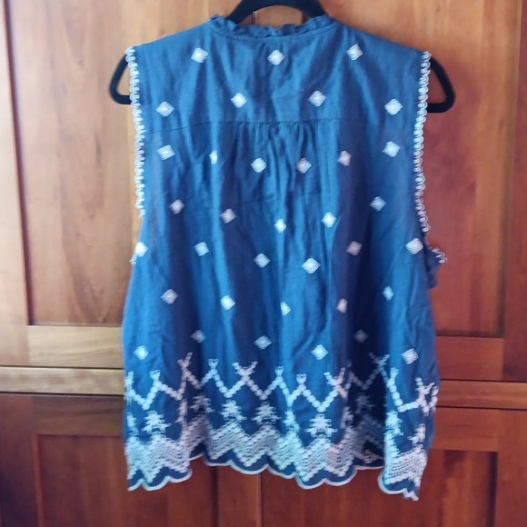 Sundance, cotton, embroidered, sleeveless blouse with beautiful eyelet, - Picture 7 of 8